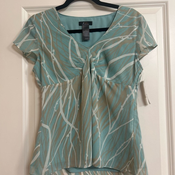 Liz Claiborne Tops - Ratio Liz Claiborne Top NWT Size 6